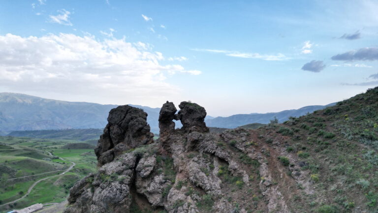 Բնաքանդակ Ռինդ գյուղում