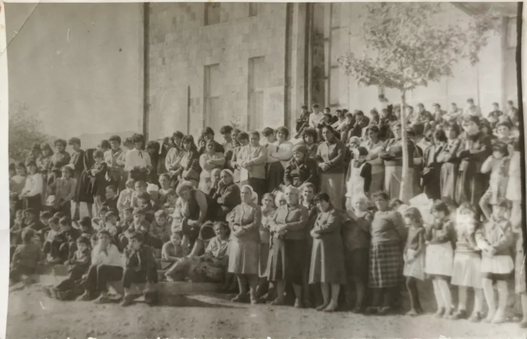 Հուշարձանի բացումը, 1983