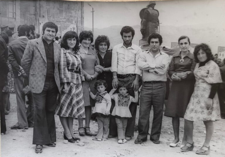 Հուշարձանի բացման օրը, 1983